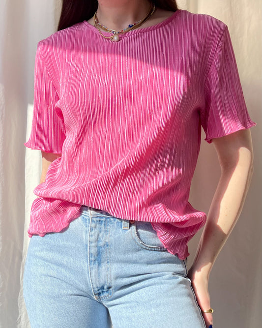 Pleated tee with lettuce edge